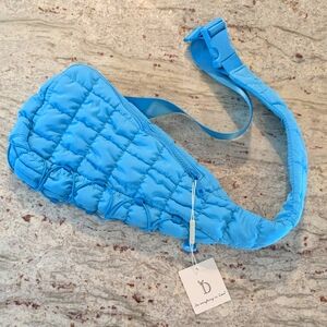 NWT Sling Purse Quilted Bag Puffy Crossbody Turquoise Blue Travel New